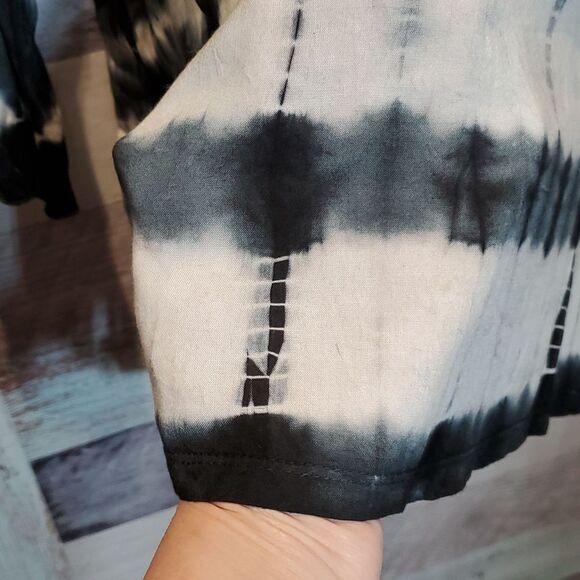 Bandolino Sz XXL Black White Ombre Tie-Dye Embellished Viscose Plus Blouse 524 - Picture 6 of 10
